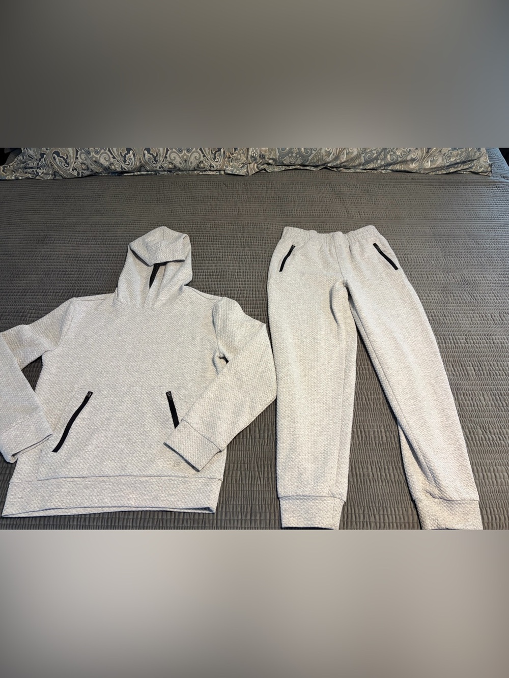 Old Navy Boys Heather Gray Quilted Hoodie and Jogger Set-Size 10-12